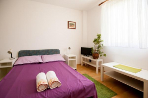 Отель Friendly People's Guest House  Задар